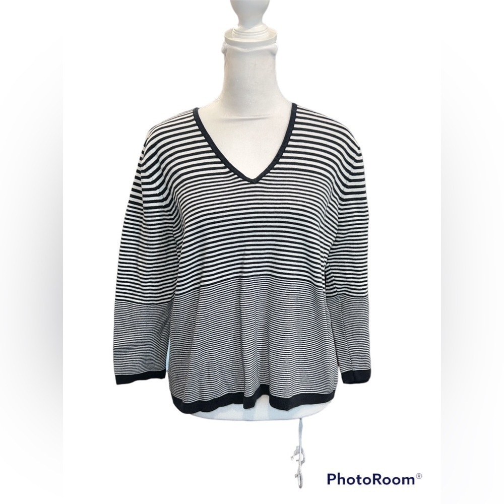 Alexandra Bartlett Women Navy White Striped V-Neck Knit Sweater Large 3/4 Sleeve